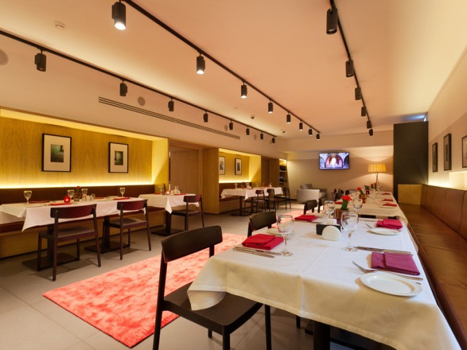 Banquet hall