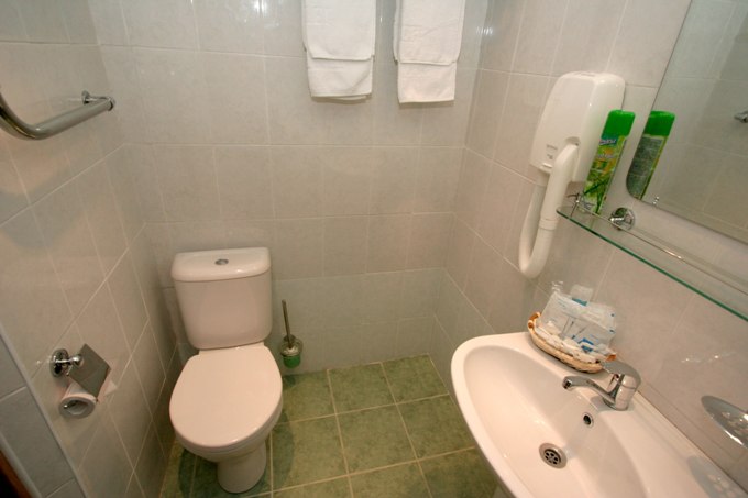 Suite Bathroom